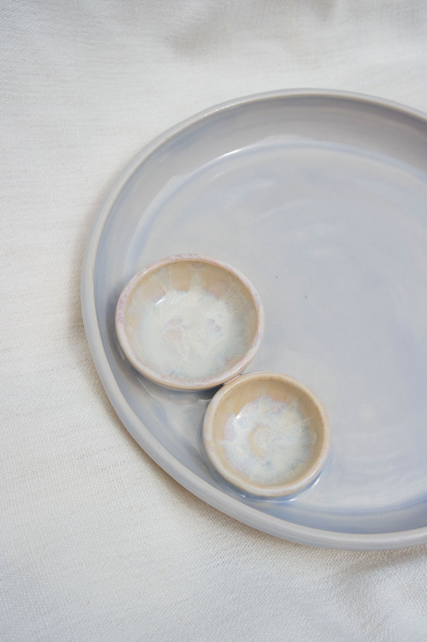 Double Dippy Plate | Light Blue and Pearl
