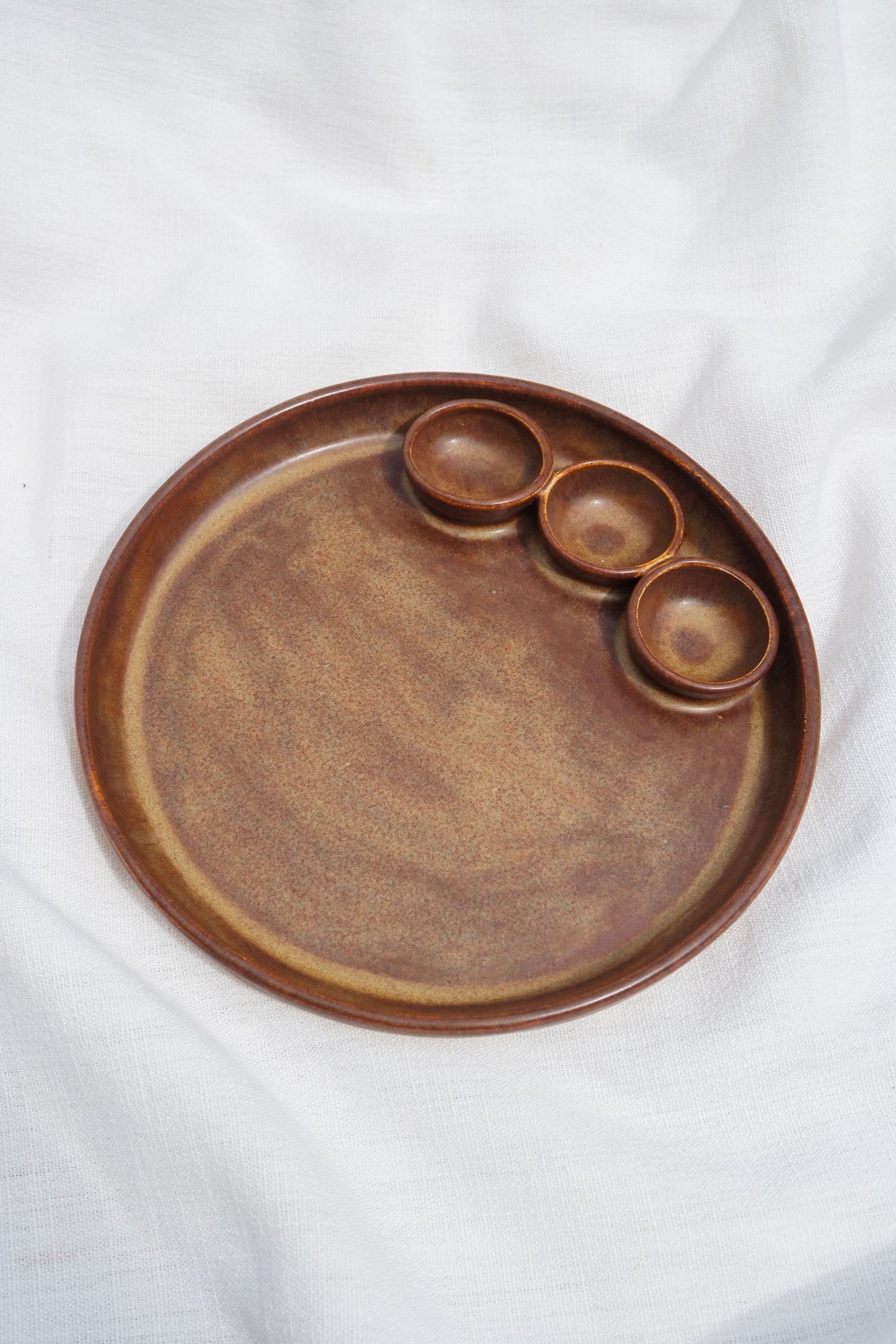 Dippy Dinner Plate | Brown satin