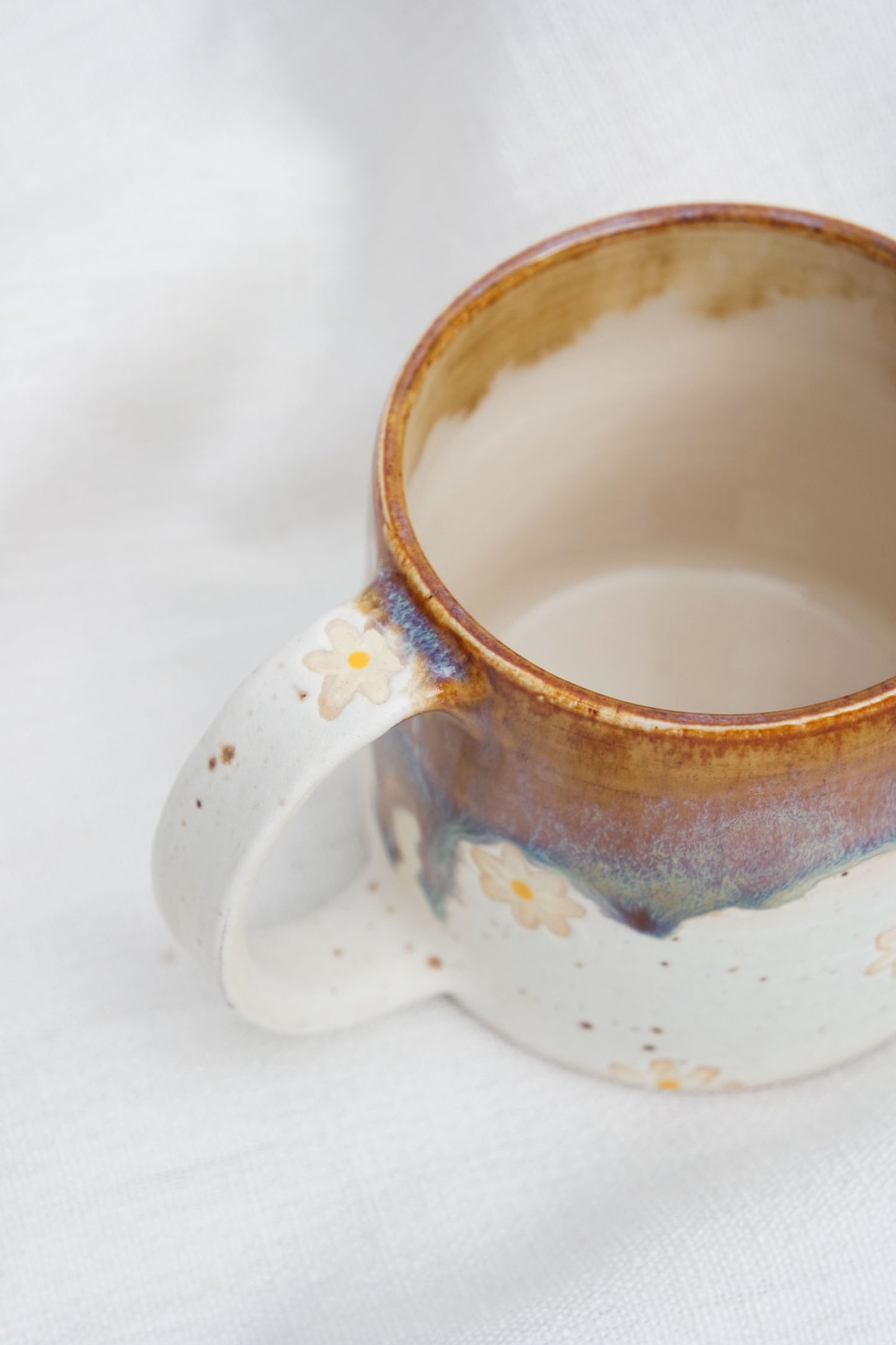 Mug | Drippy Brown & Daisies