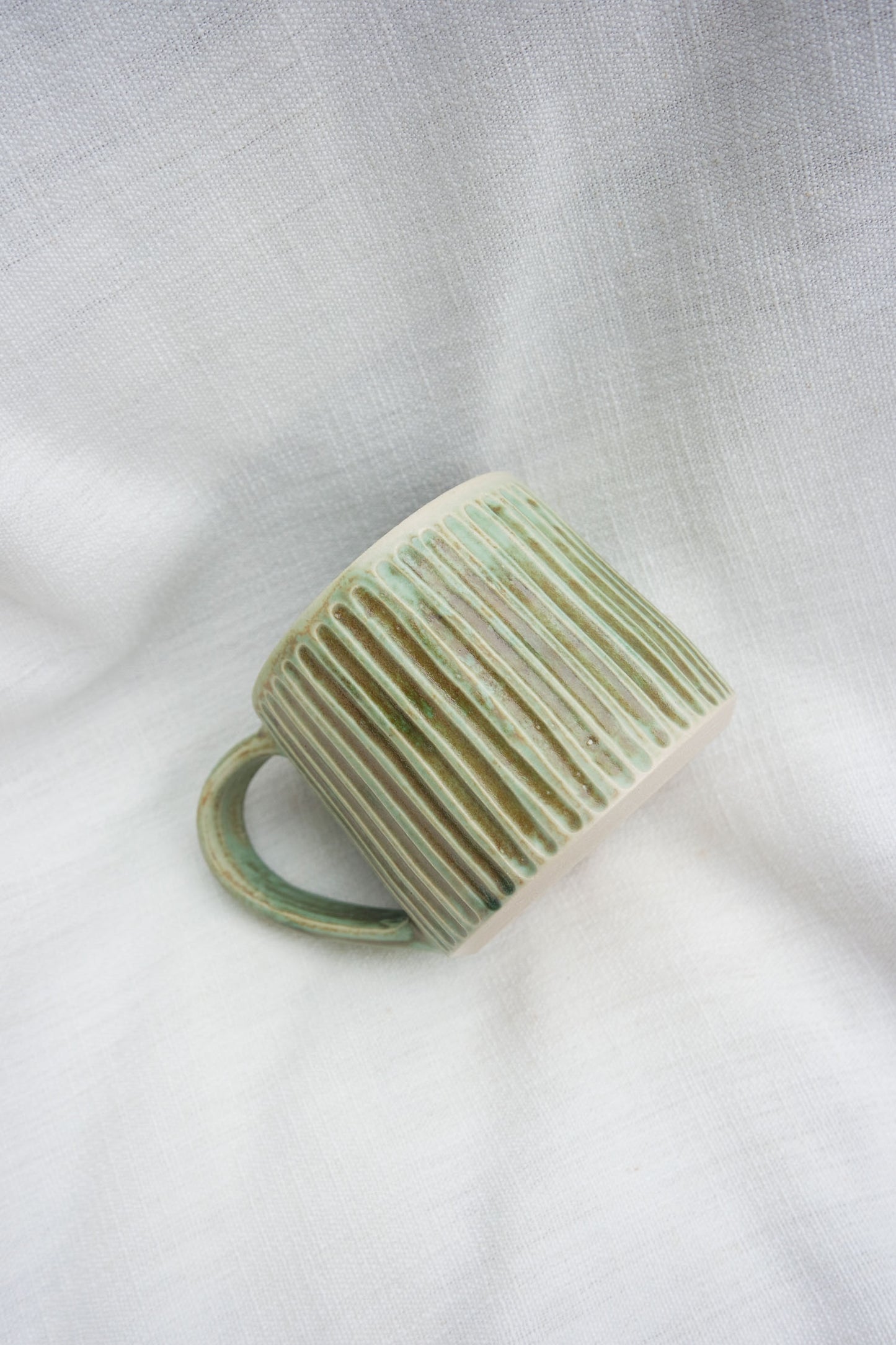 Mug | Mossy green carved lines