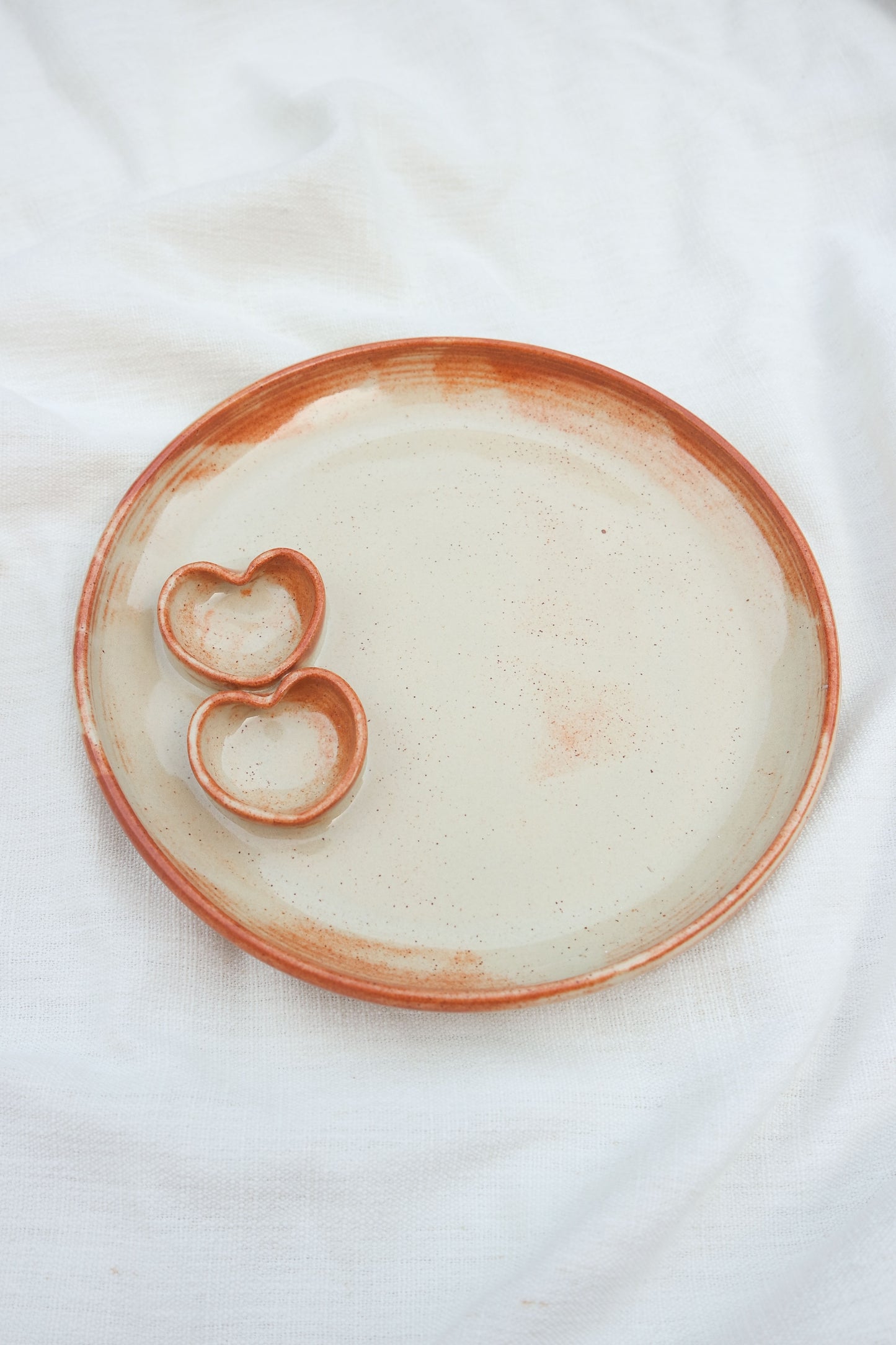 Double Heart Dippy Snack Plate in Vanilla Bean Extra Cinnamon