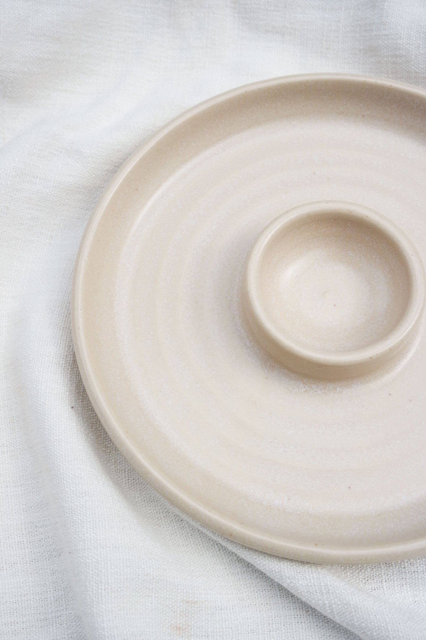 Snack Dippy Plate in Meringue with Swirl Texture