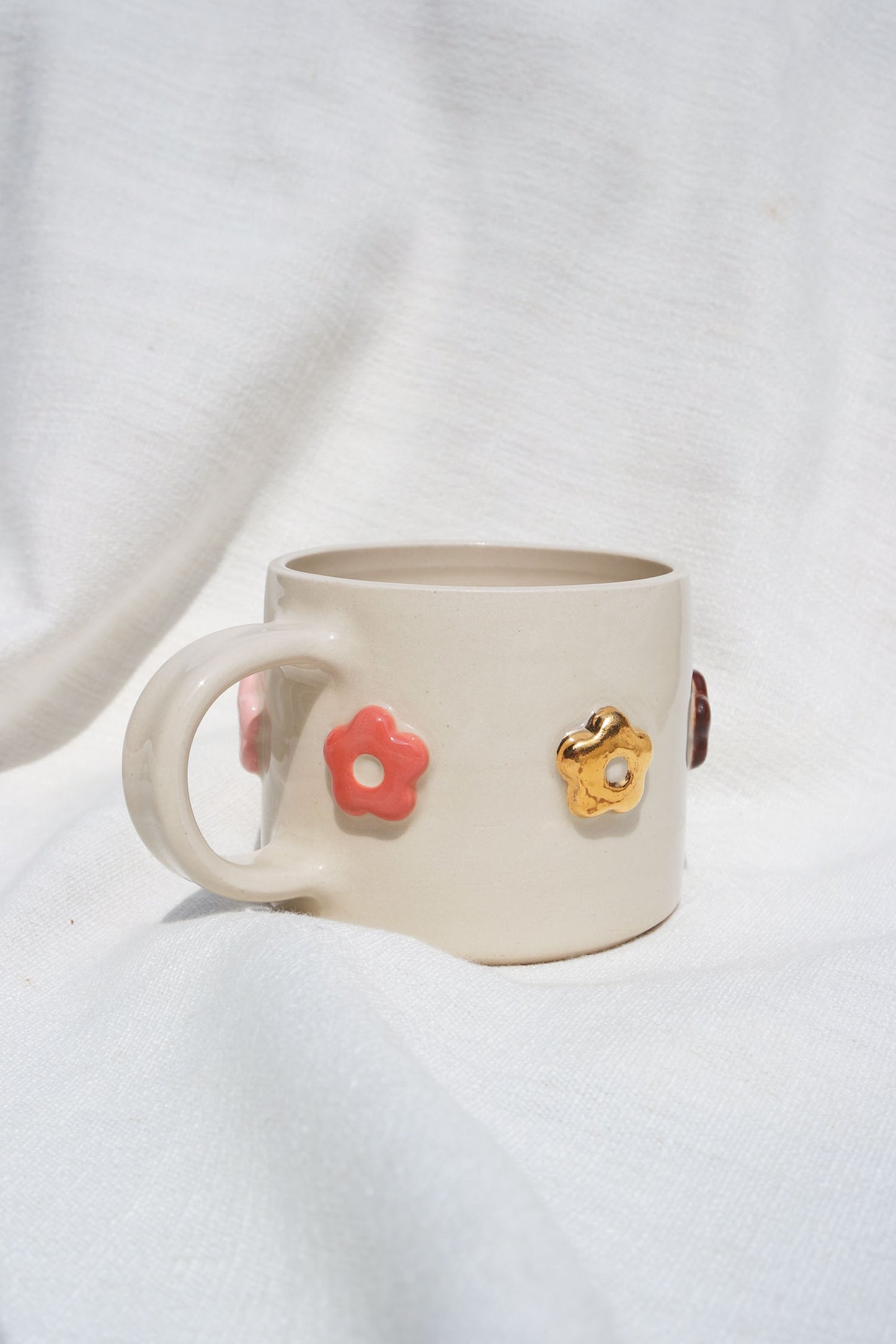 Flower Puff Straight Mug | Warm Tones & Gold