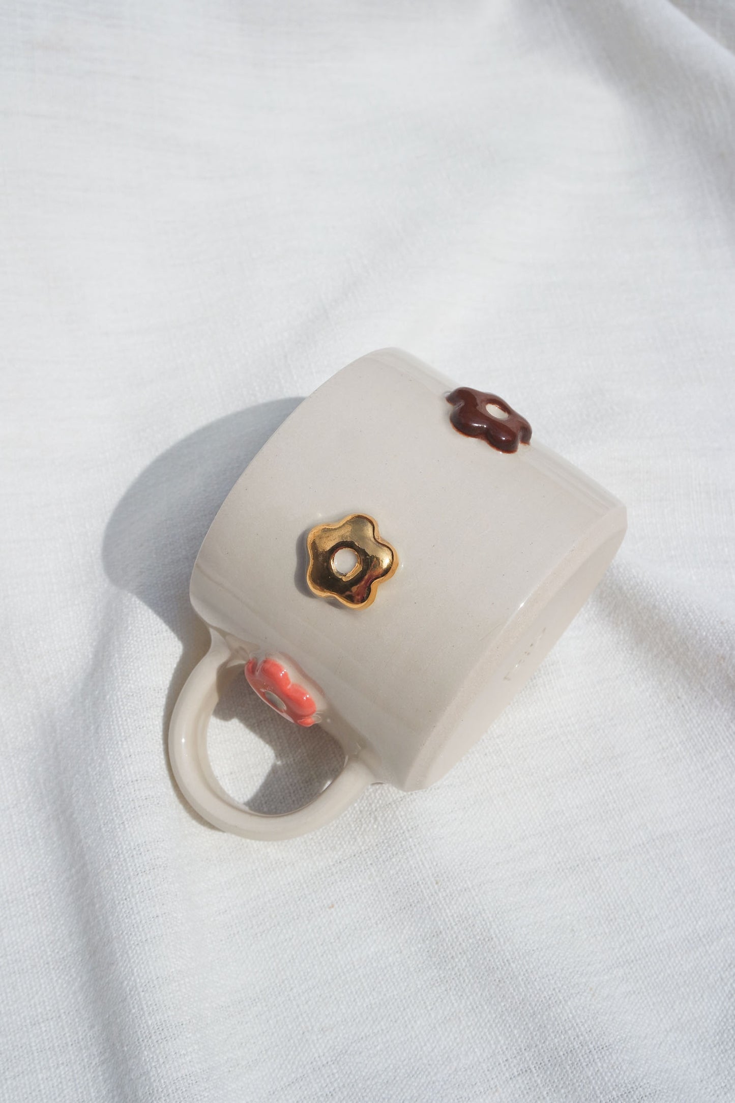 Flower Puff Straight Mug | Warm Tones & Gold