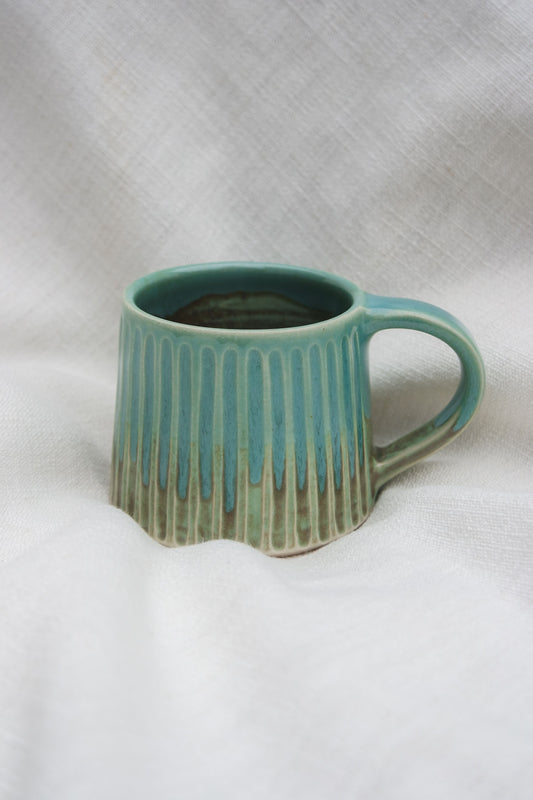 Mug Small | Blue & mossy green carved lines
