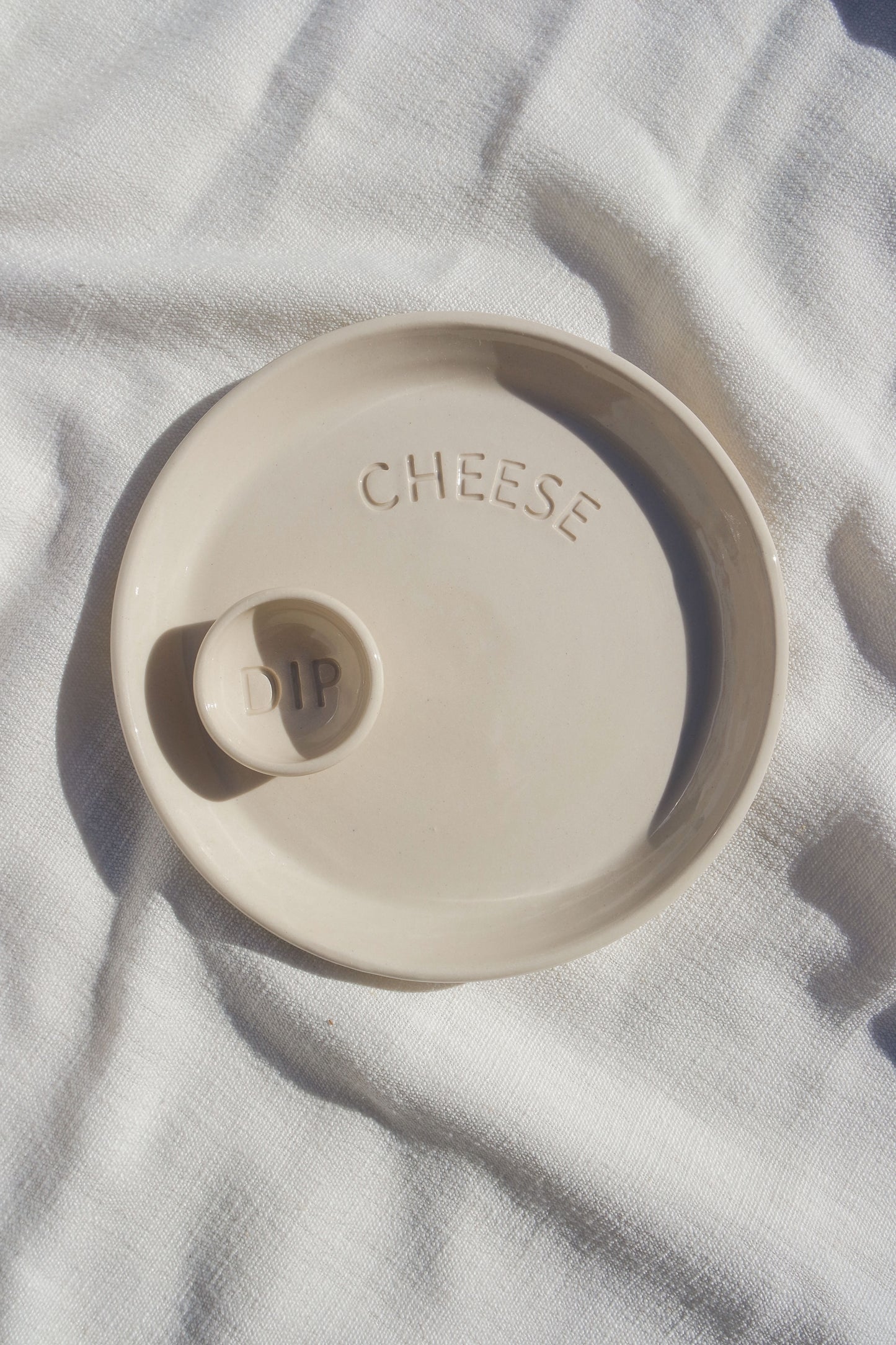 Embossed Cheese & Dip Mini cheeseboard plate