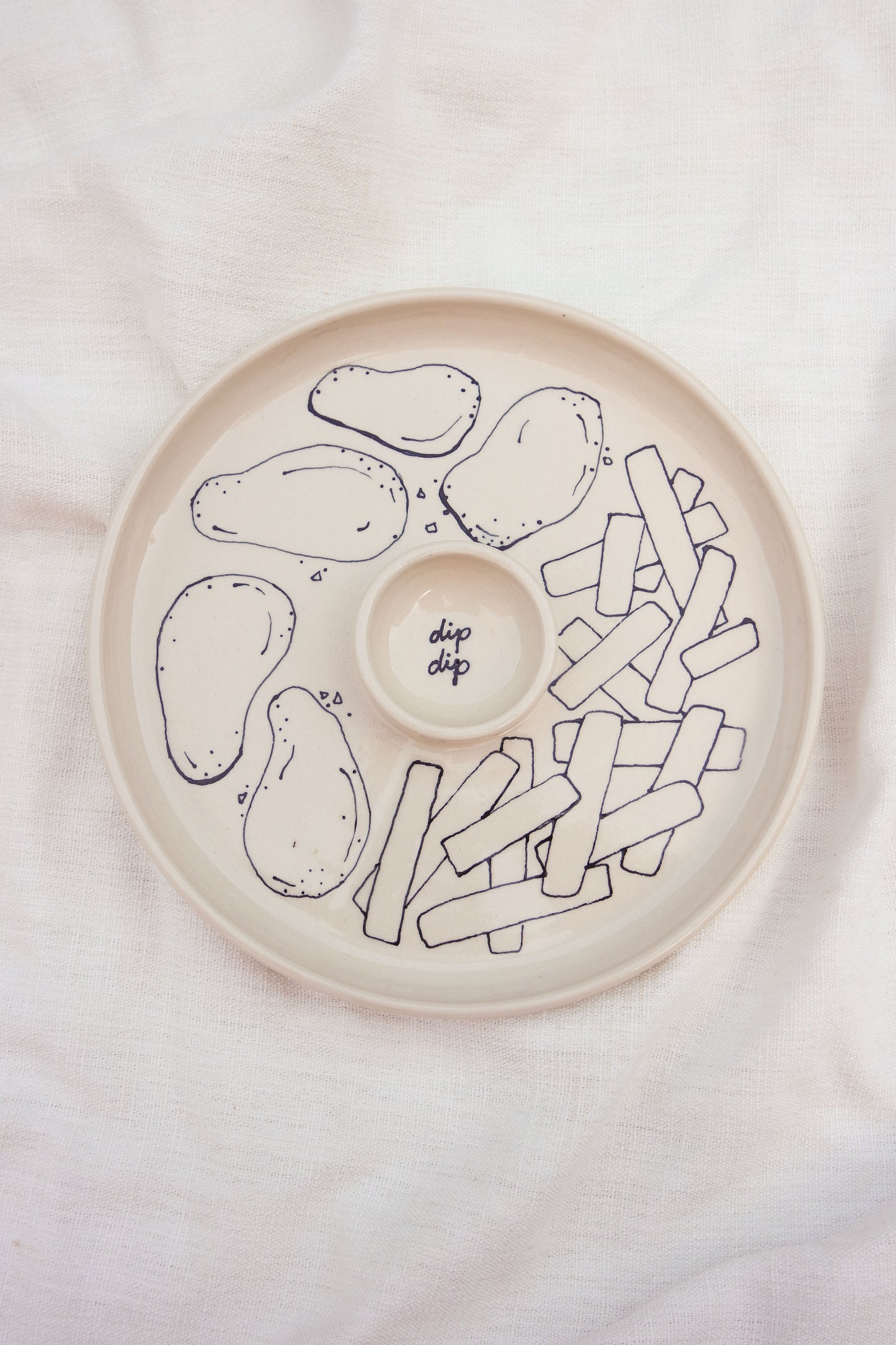 Nuggets & Chips plate in black