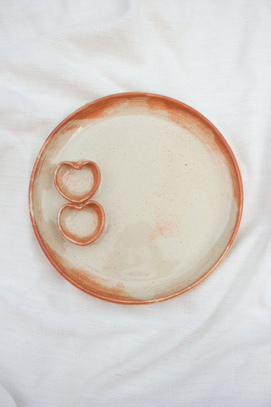 Double Heart Dippy Snack Plate in Vanilla Bean Extra Cinnamon